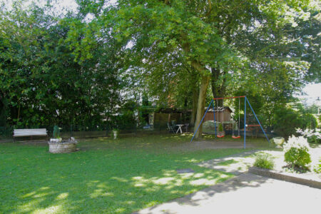 Mülheim/Ruhr <br />
Scharpenberg 72<br />
7 Wohneinheiten und 15 Garagen