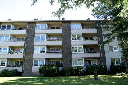 Mülheim/Ruhr <br />
Scharpenberg 72<br />
7 Wohneinheiten und 15 Garagen