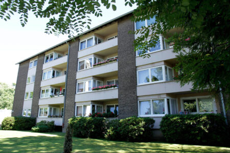 Mülheim/Ruhr <br />
Scharpenberg 72<br />
7 Wohneinheiten und 15 Garagen