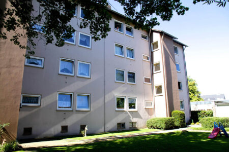 Mülheim/Ruhr <br />
Scharpenberg 72<br />
7 Wohneinheiten und 15 Garagen