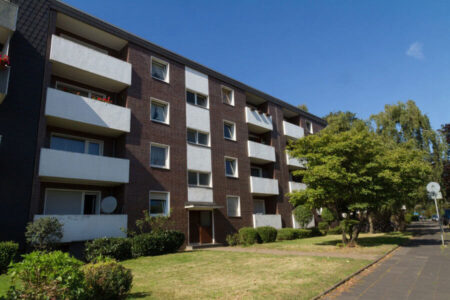 Duisburg <br />
Römerstrasse 10, <br />Nüssmannsweg 6/8<br />
28 Wohneinheiten und 16 Garagen