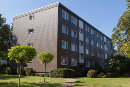 Duisburg <br />
Römerstrasse 3/5, <br />Nüssmannsweg 6/8<br />
28 Wohneinheiten und 16 Garagen