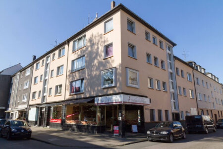 Essen <br />
Eltingstr. 11 <br />
7 Wohneinheiten und 1 Gewerbe<br />
Gertrudisstr. 20<br />
8 Wohneinheiten und 1 Gewerbe
